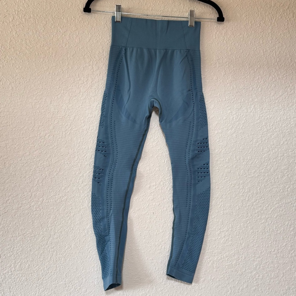 Peach Perfect Blue Leggings